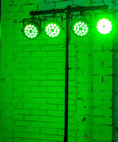 Комплект прожекторов LED PAR на тотеме 4 шт взять в аренду