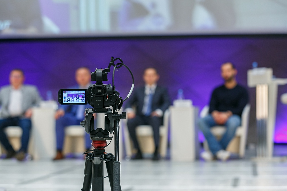 Онлайн-трансляция конференции промышленников в Технопарке Сколково